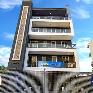 oyo-28580-kripf-hospitality.top-gurgaonhotels.com/