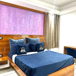 luxury-room-on-nh8-near-hero-honda-chowk-gurgaon.top-gurgaonhotels.com/